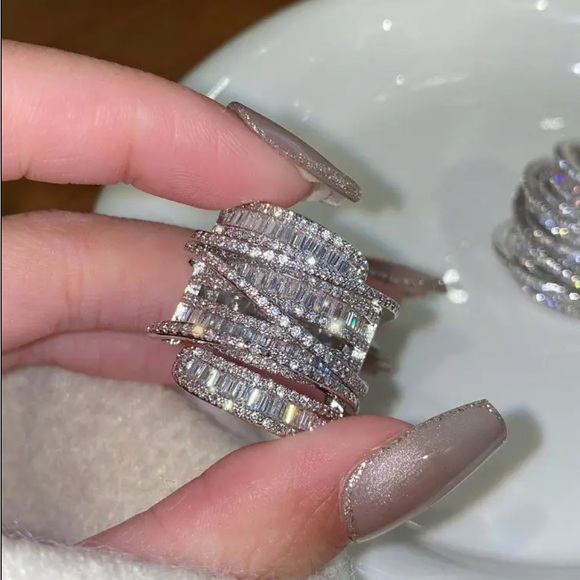 Women ring - Picture 2 of 3